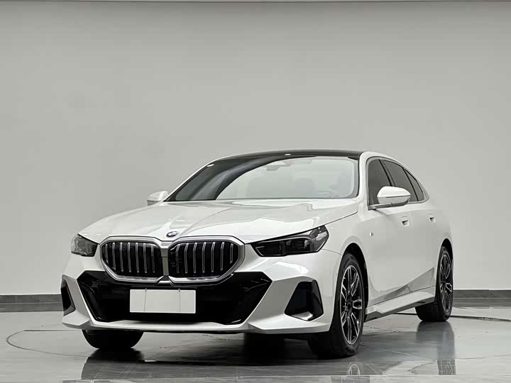 BMW 5 Series 2025 530Li Leading M Sports Package