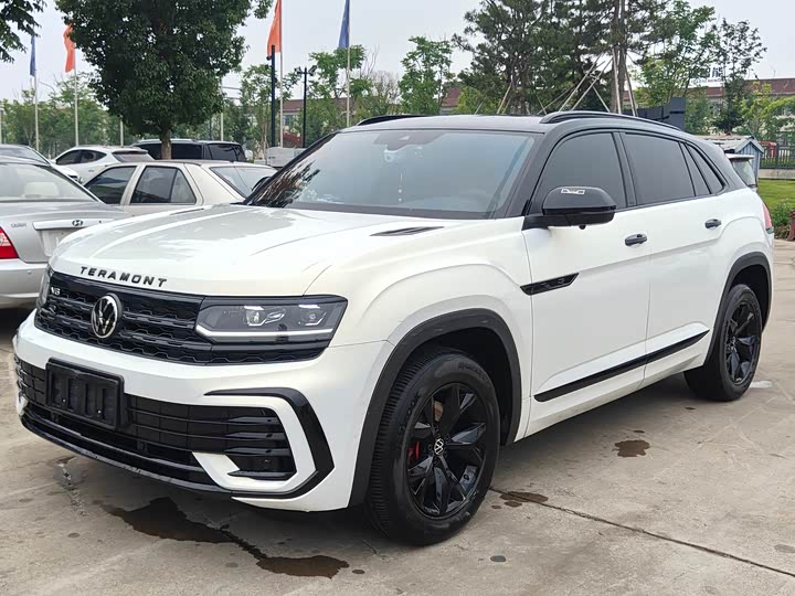 2022 Touron 2022 Touron X 330TSI 2WD Premium Deluxe Edition