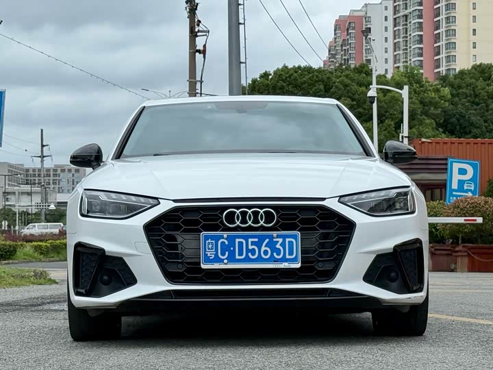Audi A4L 2022 40 TFSI luxury and dynamic model