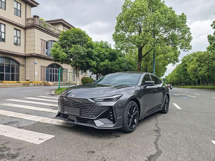 Changan UNI-V 2022 1.5T premium model