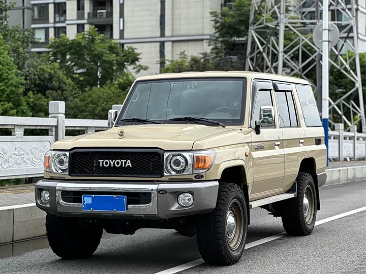 Land Cruiser (Imported) LC76 2022 4.0L Manual