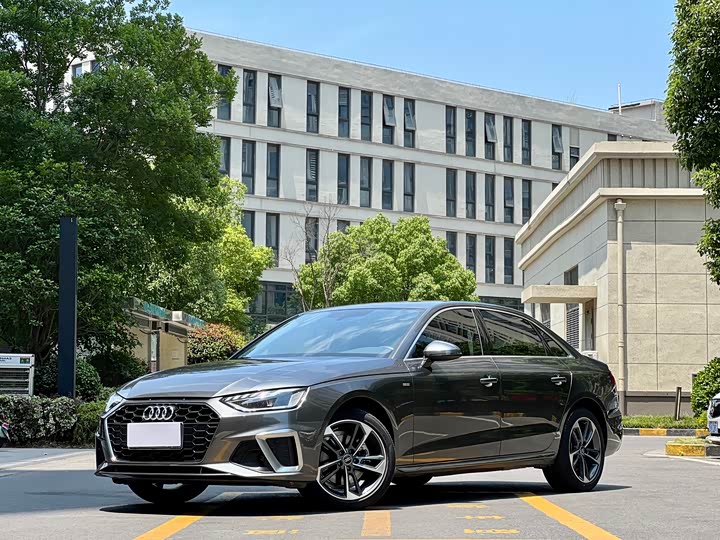 Audi A4L 2022 40 TFSI Fashionable and Dynamic