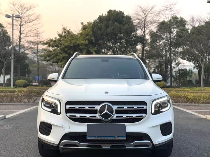 GLB 2022 Model GLB 180 Version