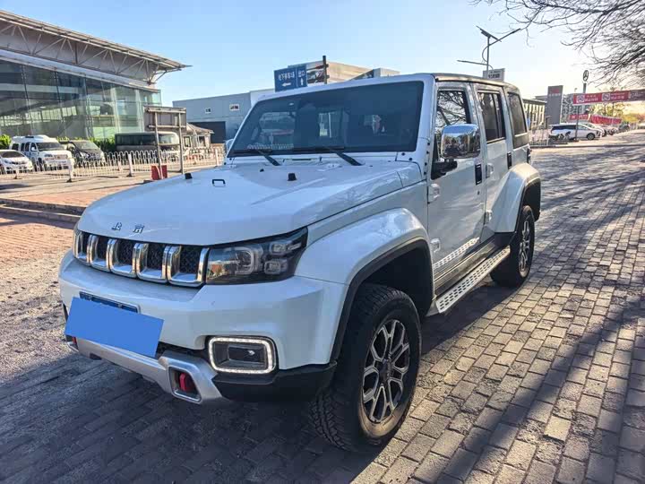 Beijing off-road BJ40 2023 2.0T automatic four-wheel drive city hunter version knight type