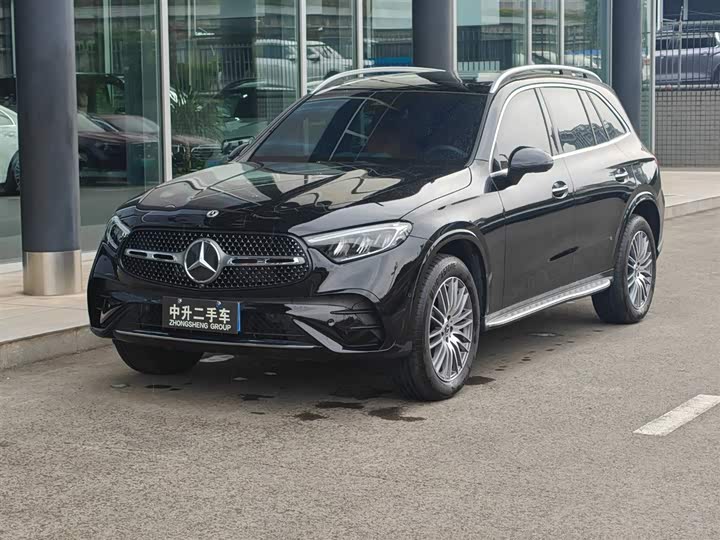 GLC 2025 Model GLC 300 L 4MATIC Version 5