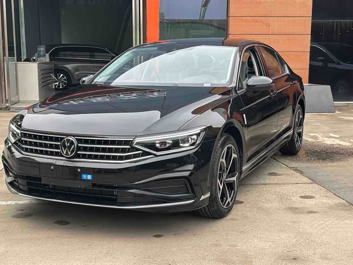 Model 3000 Model 380TSI DSGLuxury Version