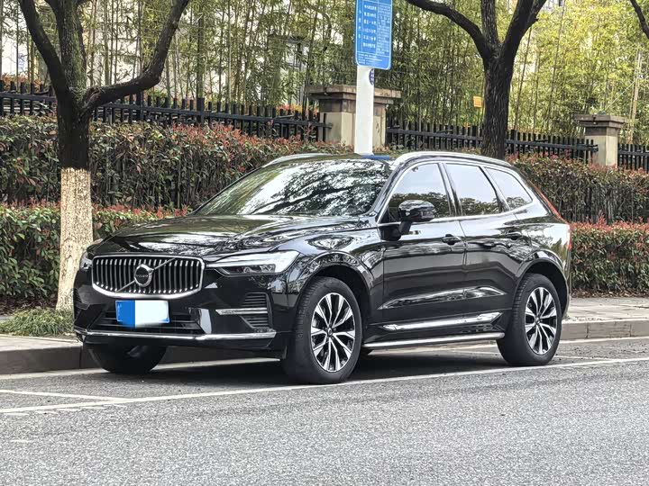 2023 Volvo XC60 2023 B5 four-wheel drive Zhiyuan Deluxe Edition