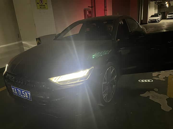 Audi A7L 2024 45 TFSI quattro S-line Black Warrior Edition
