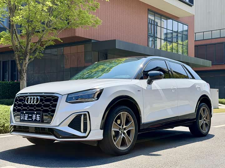2022 AudiQ2L 2022 Model 35 TFSI Luxury DynamicModel
