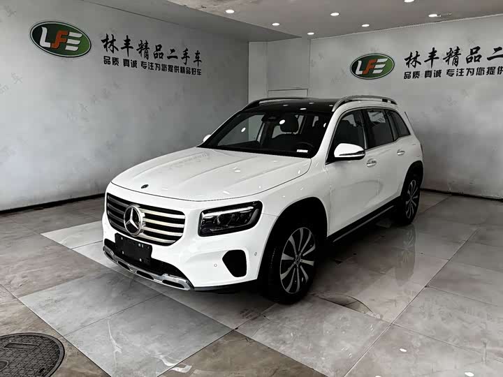Mercedes-Benz GLB 2025 GLB 220 Fashion Model