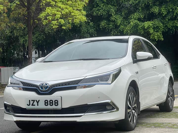 Corolla Plug-in Hybrid 2019 1.8L E-CVT Leading Edition