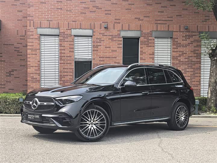 Mercedes-Benz GLC 2023 GLC 300 L 4MATIC luxury model 5 seats