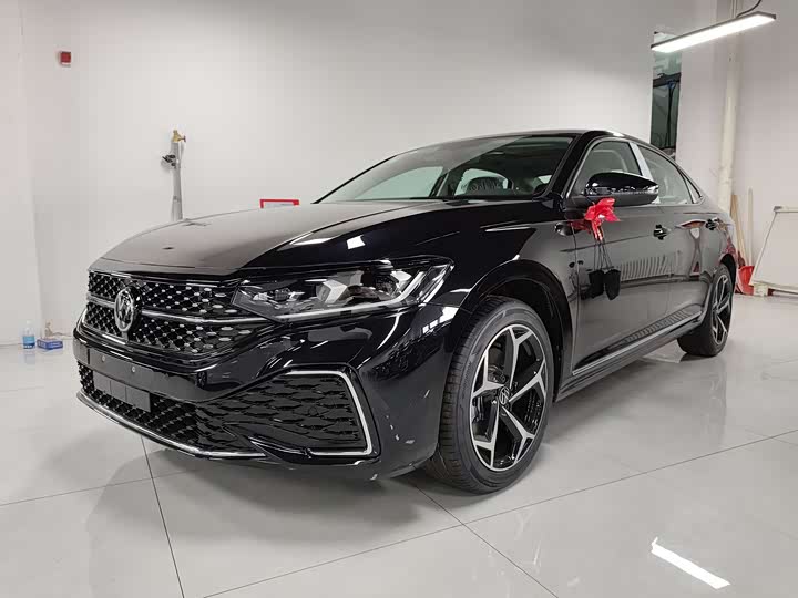 Passat 2026 Outstanding Model 330TSI Starry Sky Elite Edition