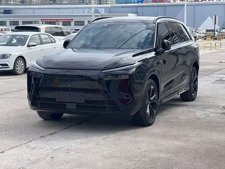 2023 Model AWDUltra Long Range Edition