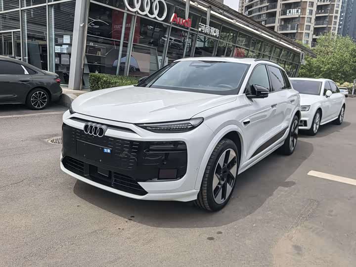 2025 Audi Q6L e-tron 2026 first pilot version