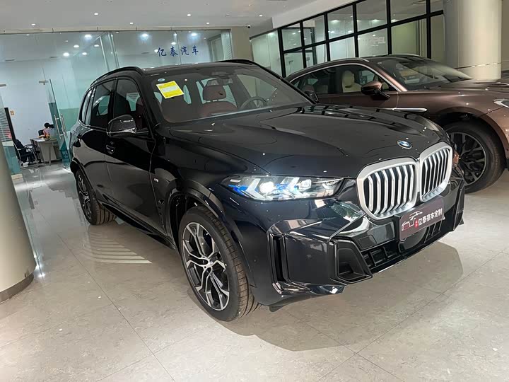 2026 BMW X5 2026 xDrive 40Li M Sports Night Package