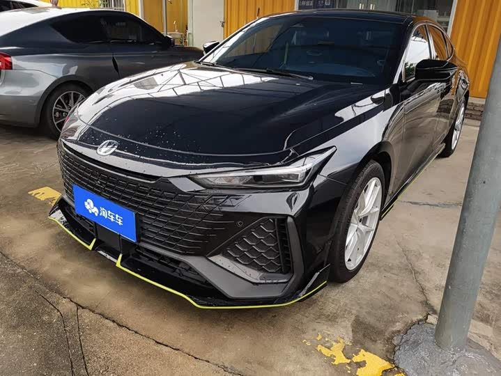 UNI-V 2022 Model 2.0T Edition