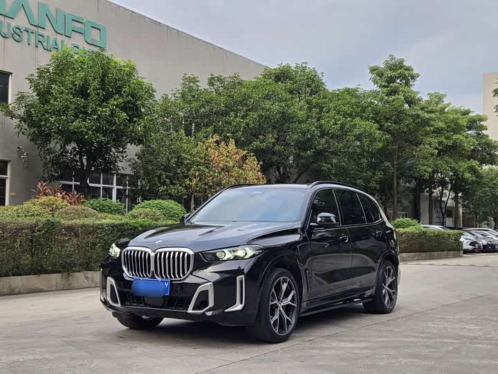 X5 2023 Model xDrive 30Li Deluxe VersionM