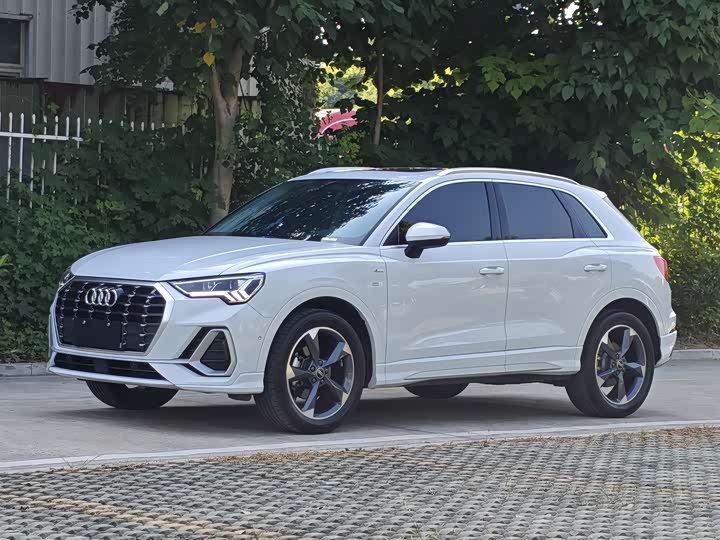 2022 Audi Q3 2022 35 TFSI Fashionable and Dynamic