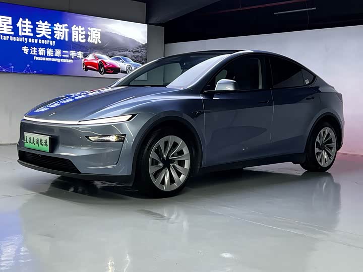 Model Y 2025 Model Edition