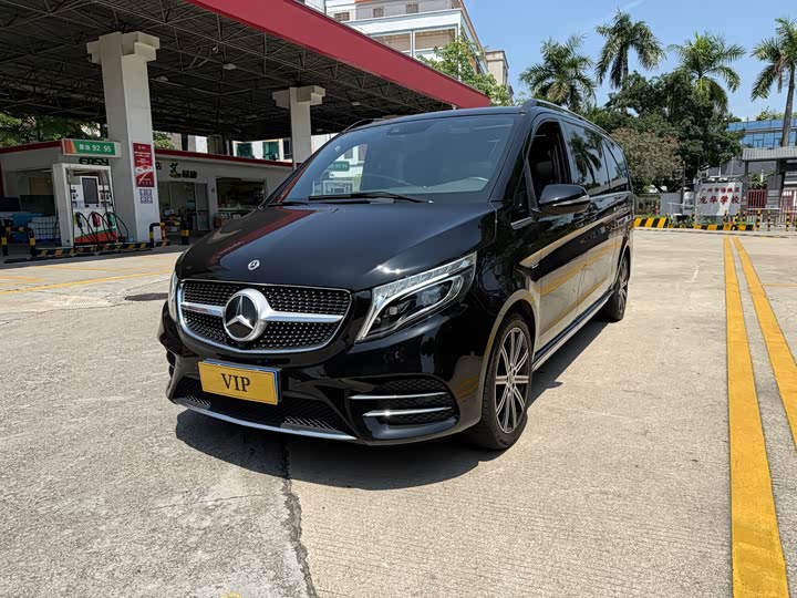 V 2022 Model V 260 L Luxury Edition