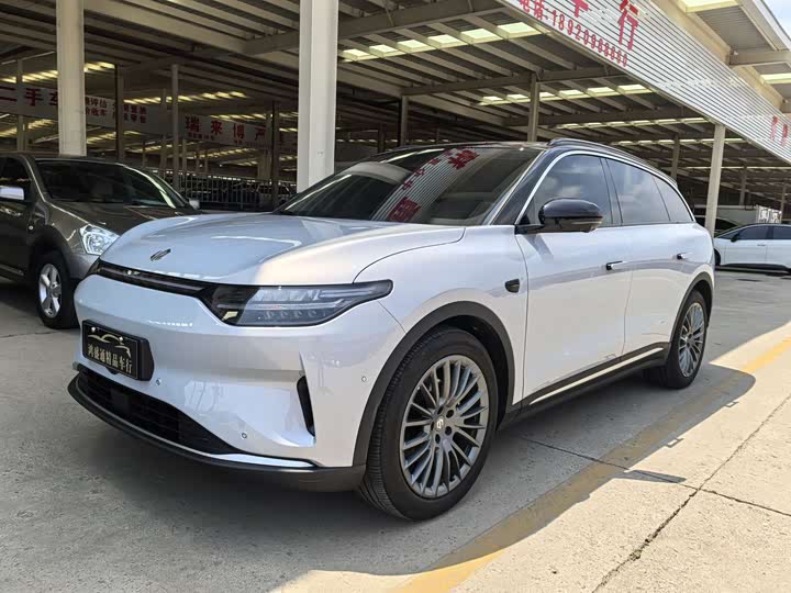 C11 2024 Model EV 580Deluxe Edition