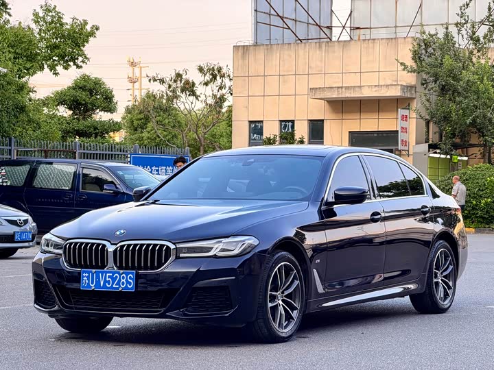 2022 BMW 5 Series 2022 525Li M Sports Package