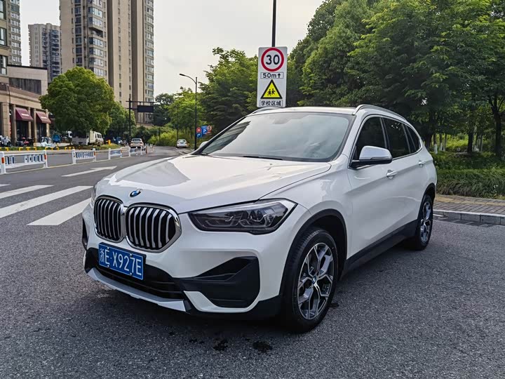 2022 BMW X1 2022 sDrive25Li Leading Model
