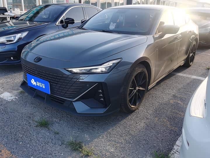 UNI-V 2023 Model 1.5T Premium Version