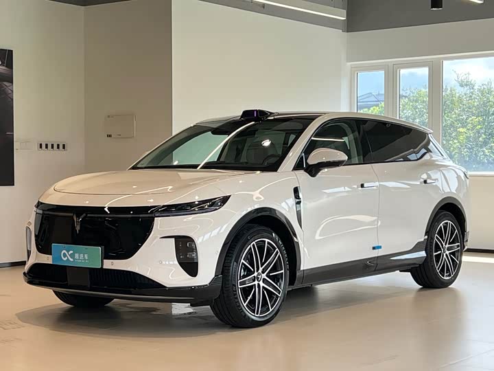 Model AWD Edition
