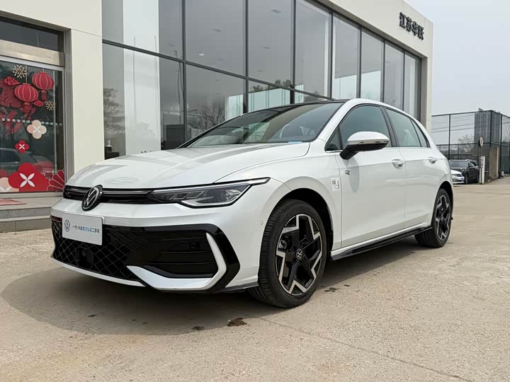 2025 Golf 2025 300TSI R-Line