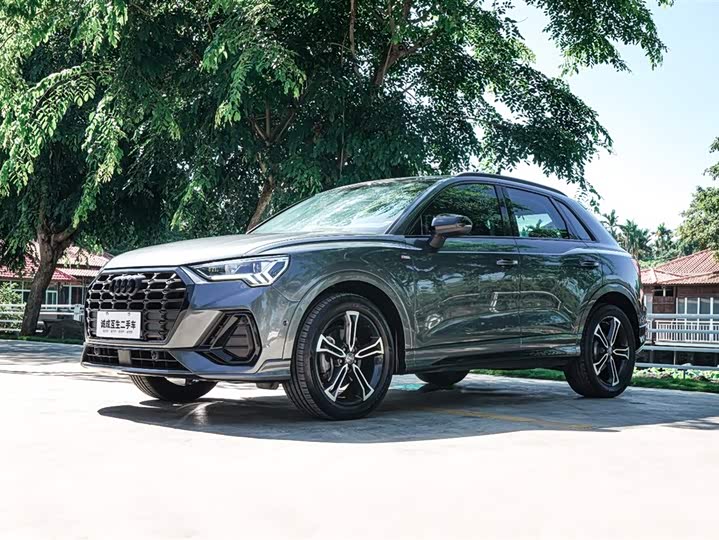 2021 Audi Q3 2021 40 TFSI Fashionable and Dynamic