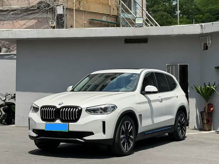 2021 BMW iX3 2021 facelift leading model