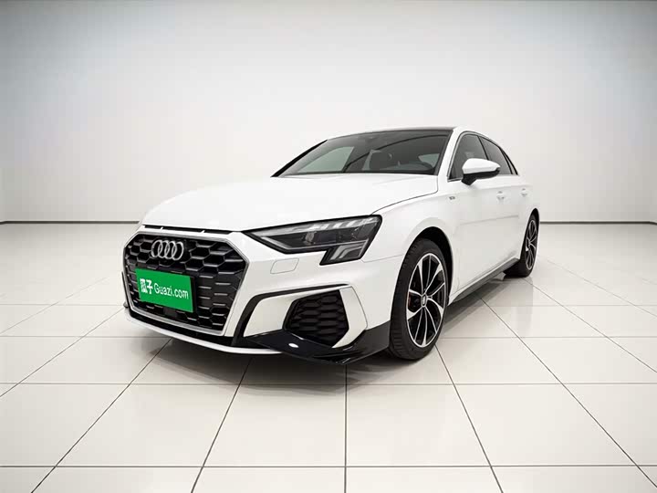 Audi A3 2021 Sportback 35 TFSI aggressive sports model