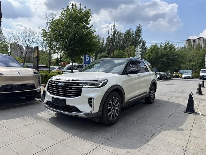 Explorer 2023 EcoBoost 285 four-wheel drive titanium version 7 seats