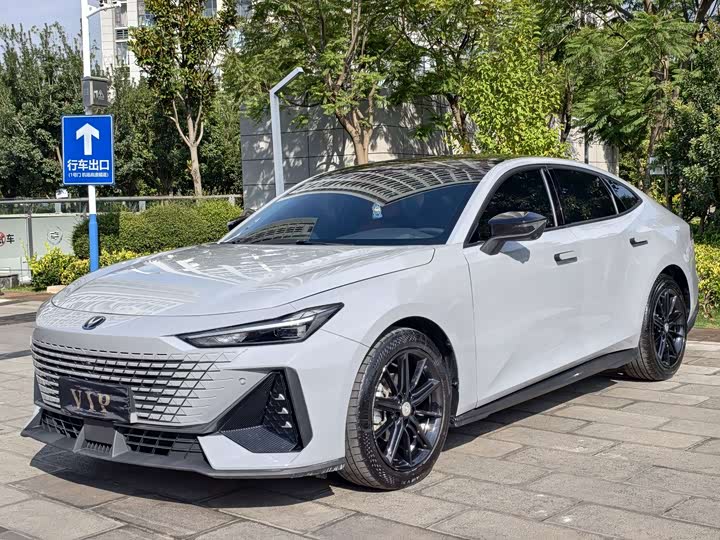 UNI-V 2022 Model 1.5T Premium Version