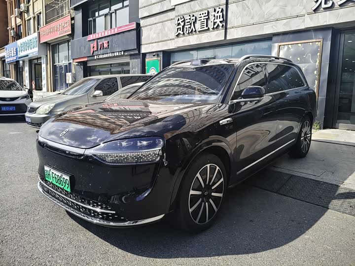 Wenjie M9 2025 extended range Ultra version 52kWh 6-seater version (192-line lidar)