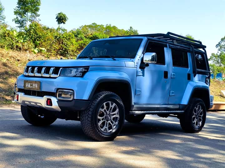 Beijing off-road BJ40 2023 2.0T automatic four-wheel drive city hunter version knight type
