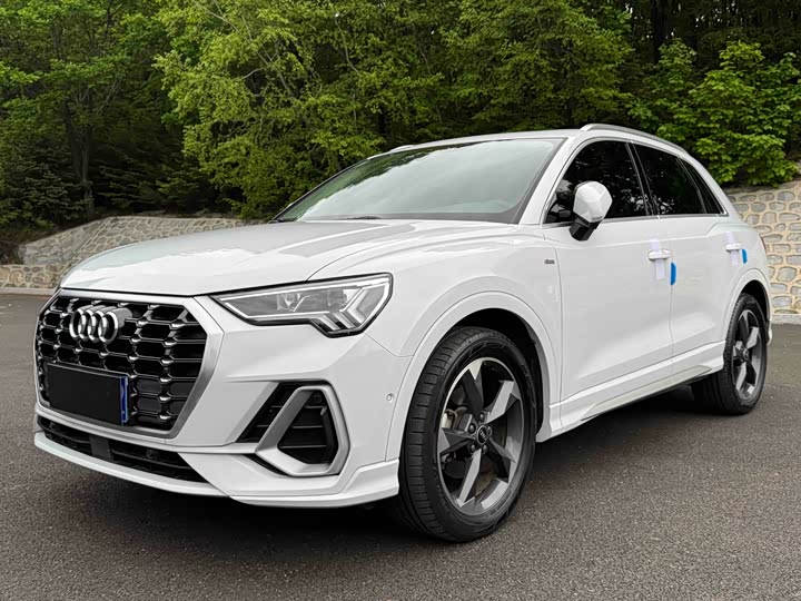 2021 Audi Q3 2021 35 TFSI Fashionable and Dynamic