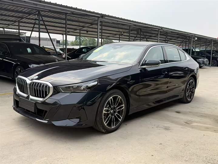2026 BMW 5 Series 2026 530Li Leading M Sports Package