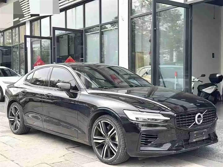 2021 Volvo S60 plug-in hybrid 2022 T8 E-drive hybrid four-wheel drive Zhiya sports version