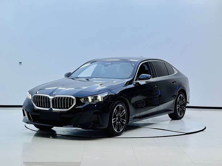 2026 BMW 5 Series 2025 525Li M Sports Package