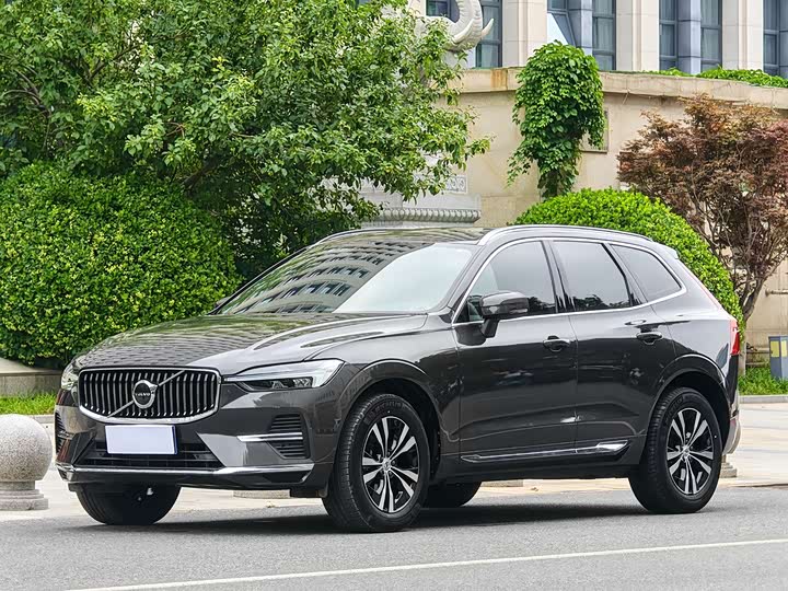 Volvo XC60 2022 B5 AWD Luxury Edition