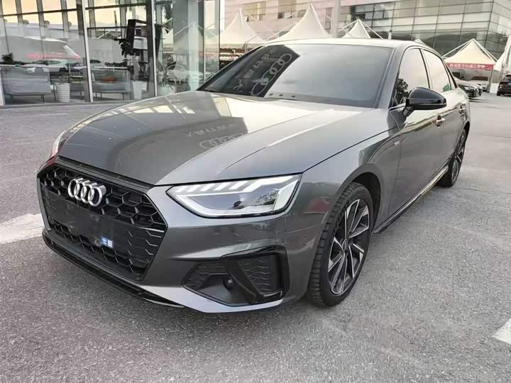 Audi A4L 2023 40 TFSI Luxury Dynamic