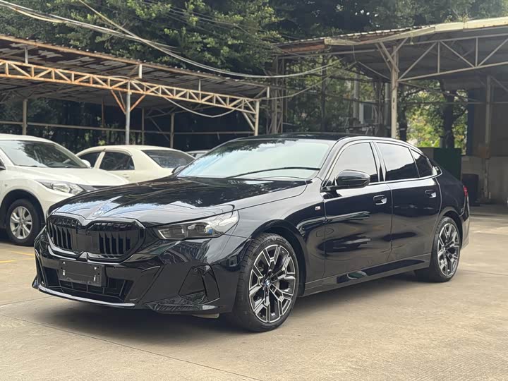 2024 BMW 5 Series 2025 530Li Exclusive M Sports Package