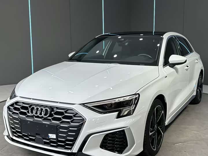 Audi A3 2024 Sportback 35 TFSI stylish and sporty
