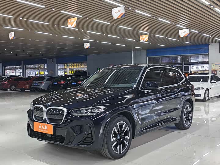 BMW iX3 2023 leading model