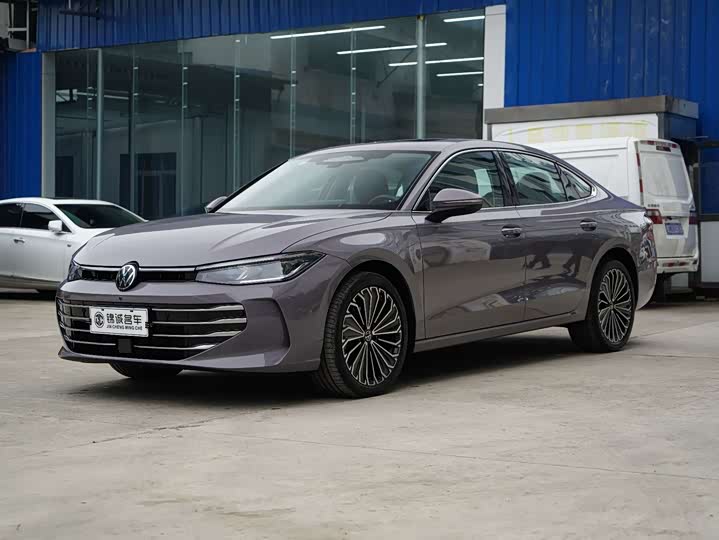 Passat 2025 Pro 380TSI Star Dragon Edition
