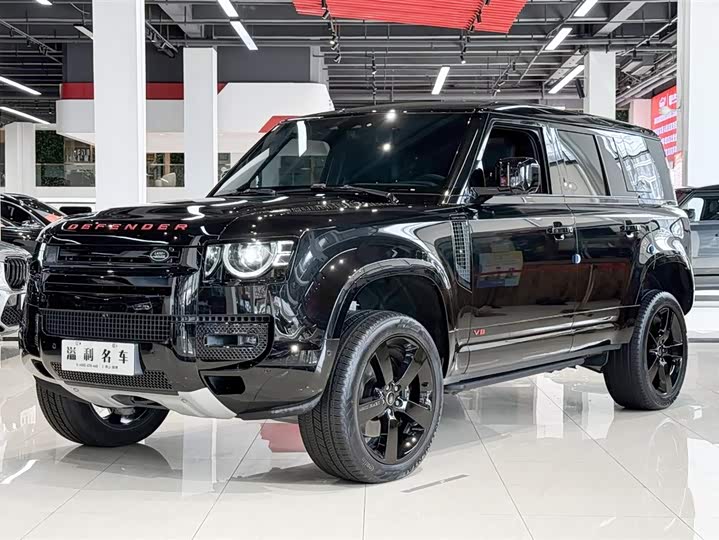 Land Rover Defender 2024 110 5.0T V8