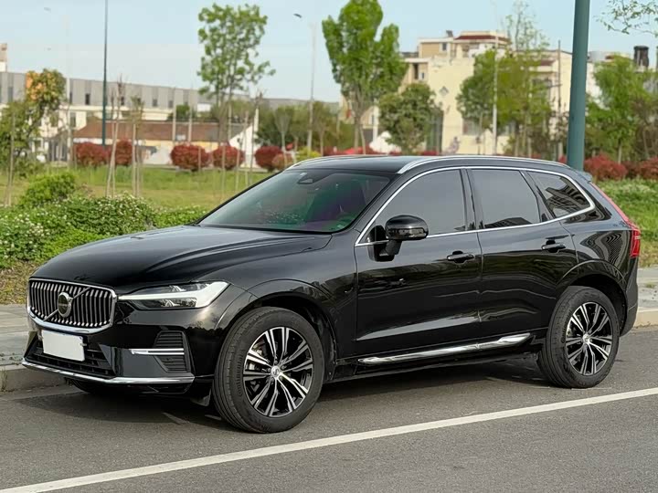 Volvo XC60 2022 B5 four-wheel drive Zhiyuan Deluxe Edition